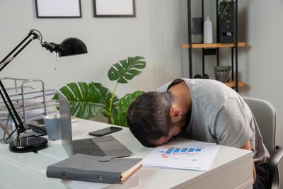 Gampang Ngantuk dan Lemes saat Kerja di Bulan Puasa? Ini 6 Tips Menjaga Kebugaran Tubuh