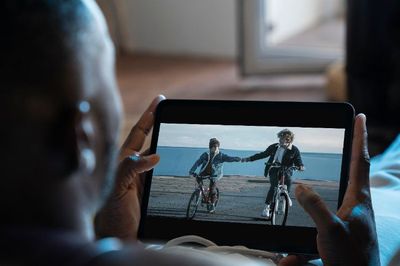 Nonton Film Dewasa saat Sedang Berpuasa, Apakah Puasanya Batal?