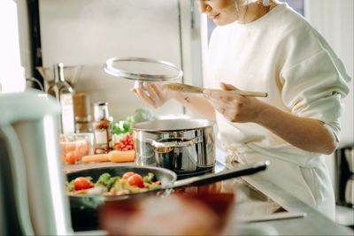 Mencicipi Masakan saat Puasa, Bolehkah? Ini Penjelasannya