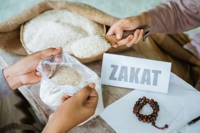 Hukum Membayar Zakat Fitrah secara Online, Apakah Boleh?