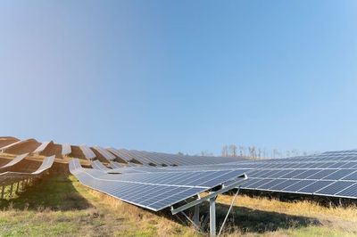 PLTS 100 MW akan Dibangun di Banyuwangi, Menjadi Pusat Energi Surya Nasional