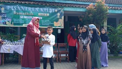 Jelang Akhir Ramadhan 1445 H, SDN 2 Nepen Boyolali Bagikan Zakat Fitrah Eksternal