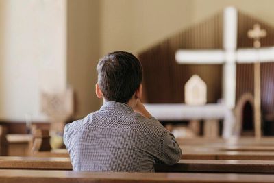 5 Ayat Alkitab Tentang Ibadah Hari Minggu