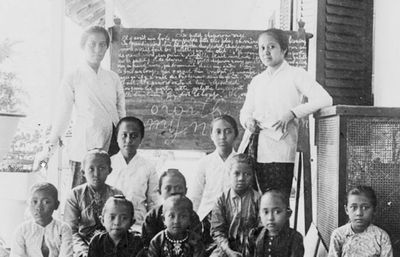 Merayakan Hari Kartini: Biografi Singkat Pencetus Sekolah Perempuan Pertama di Indonesia