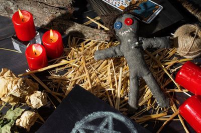 5 Arti Mimpi Melihat Boneka Santet Menurut Primbon Jawa, Seram Banget!