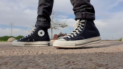 4 Cara Merawat Sepatu Converse Kesayangan Agar Warna Tetap Cerah dan Awet