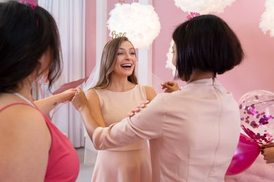 55 Caption Bridal Shower Lucu untuk Sahabat, Inggris Indonesia!