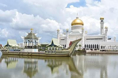 Pemuda Tampan Ini Ungkap Keistimewaan Jadi Rakyat Brunei Darussalam: Awas Iri!