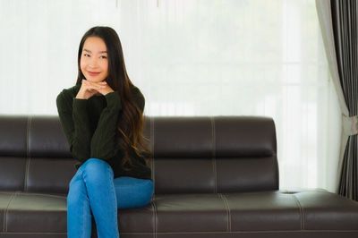 5 Zodiak Paling Memikat yang Punya Banyak Pengagum Rahasia