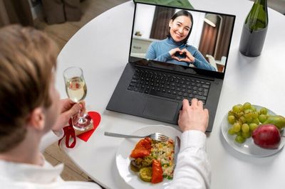 Cuma Modal Nonton Film Bareng, Kalian Bisa Makin Dekat Walau Lagi LDR