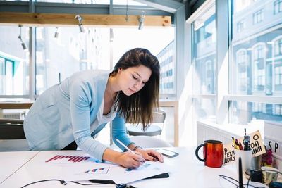 5 Zodiak Wanita Paling Pekerja Keras, Apa Kamu Salah Satunya?