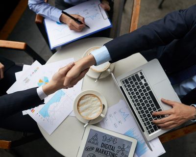 6 Cara untuk Mendapatkan Uang Dari Bisnis Agar Bisa Menguntungkan dan Bersaing dengan Brand Lain