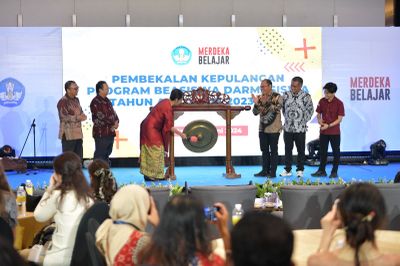 Kemendikbudristek Lepas 281 Mahasiswa Internasional Program Darmasiswa RI 2023 2024