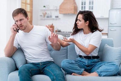 Benarkah Kamu di-Ghosting? Ini Cara Membacanya dengan Lebih Jernih dan Hati-Hati