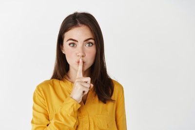 5 Zodiak Terkenal Sering Berbohong, Kamu Termasuk?