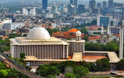 Kolaborasi dengan Brand Lokal, Masjid Istiqlal Bagikan Umrah Gratis buat Marbot