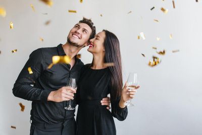 55 Caption Anniversary yang Singkat dan Aesthetic, Romantis!