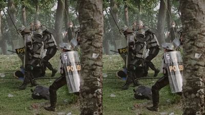 Viral Foto Polisi Memukul Peserta Unjuk Rasa Tolak RUU Pilkada, Netizen: Bikin Geram!