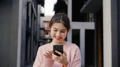 Perusahaan di Jepang Mencari Kandidat Pria Untuk Jadi Teman Chatting Wanita