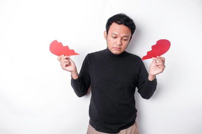 Studi: Pria Lebih Sulit Move On setelah Putus Cinta Dibanding Wanita