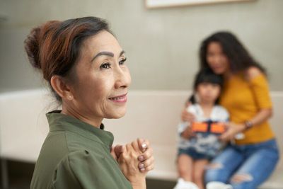 5 Cara Menolak Permintaan Mertua dengan Sopan, Menantu Perempuan Wajib Tau!