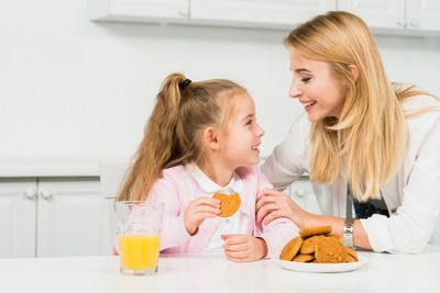 Sempatkan 15 Menit Snack Time Bareng Anak, Happy-nya Seumur Hidup