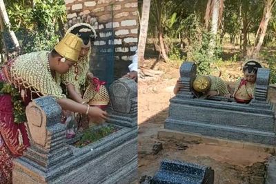 Haru, Pasangan di Sumenep Ziarah ke Makam Ibu Angkat Pakai Baju Pengantin Lengkap