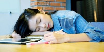 5 Zodiak yang Suka Nunda Kerjaan, Apakah Kamu Termasuk?