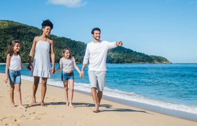 17 Caption Liburan Akhir Tahun di Pantai Bersama Keluarga: Abadikan Momen Seru!