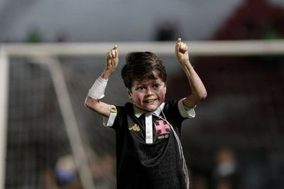 Kisah Inspiratif! Guilherme Gandra Moura, Fans Vasco Da Gama Penderita Penyakit Langka Pemenang FIFA Fan Awards 2024