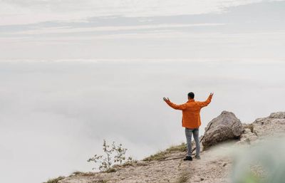 Mengenal Istilah YOLO: Ketika Hidup Sekali Menjadi Alasan untuk Berbuat Nekat
