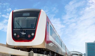 LRT Alami Gangguan Hari Ini, Komplain Pengguna: LRTnya Gelap!