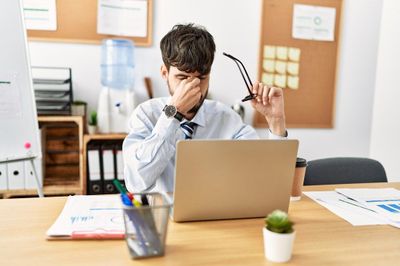 Kerja Cuma Buang Waktu? Ini Alasan Gen Z Pilih Quiet Quitting dan Career Catfishing!