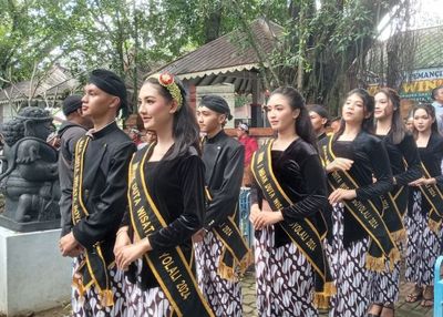 Pria Tampan dan Gadis Cantik Boyolali Ramaikan Padusan, Tradisi Jelang Ramadhan 1446 Hijriah