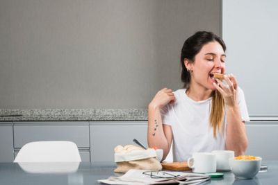 Biar Usus Bahagia, Jangan Sentuh 3 Makanan Ini Saat Sarapan!