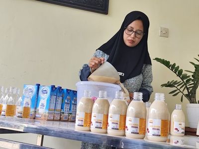 Merintis Usaha dari Pengalaman Pribadi, Diana Raup Berkah Ramadhan Lewat Susu Kurma