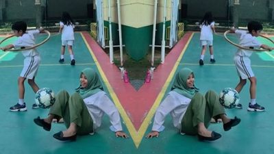 Viral Guru Agama di Lampung Jago Freestyle Football, Aksinya Bikin Warganet Melongo