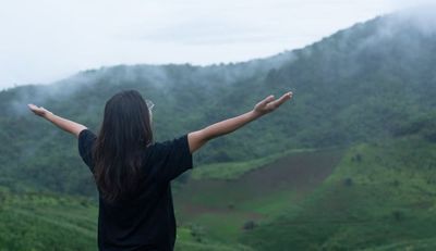 5 Cara Mencintai Diri Sendiri untuk Menjadi Lebih Bahagia