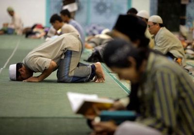 Umat Muslim Wajib Tahu, Begini Bacaan Lengkap Niat Iktikaf di Masjid