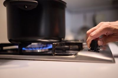 Kompor Gas Susah Menyala? Bisa Jadi Ini Penyebabnya
