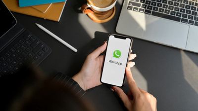 5 Zodiak yang Sering Jadi Silent Reader di Grup WhatsApp