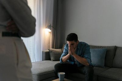 5 Alasan Pria Lebih Tersakiti setelah Putus Cinta Dibanding Wanita, Apa Saja?