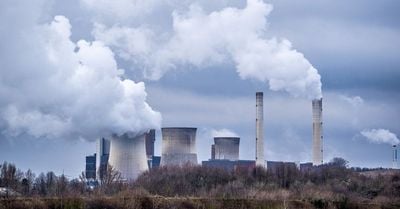 Solusi Atasi Polusi Udara di Desa Tlasih, Dampak Plastik dan Alternatif Ramah Lingkungan