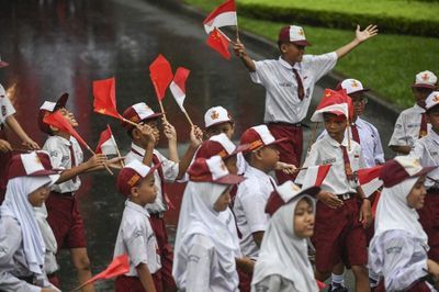 17 Caption Singkat Hari Pertama Masuk SD, Bikin Momen Si Kecil Makin Berkesan!