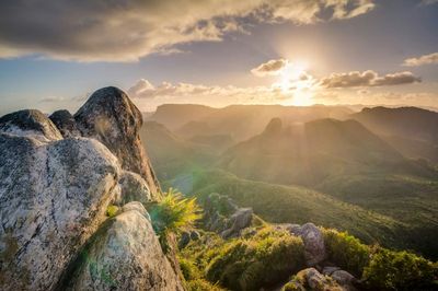 17 Caption Singkat Tentang Sunrise Bersama Sahabat, Bikin Feeds Makin Estetik dan Hati Adem