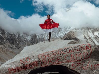 Inspiratif! Pendaki Disabilitas Indonesia Taklukan Everest Basecamp: 5364 Mdpl
