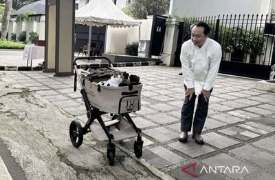 Ya Ampun Bobby Kertanegara Lucu Banget Bergaya Pakai Baju Koko Pas Idul Adha!