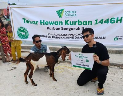 Tebar Hewan Kurban, Dompet Dhuafa Terjang Ombak untuk Salurkan Daging Kurban ke Pulau Sarappo Caddi Sulsel