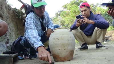 Warga Kropakan Klaten Temukan Guci Kuno Diduga dari Dinasti Tang Abad 9, Penemunya Sempat Dapat Firasat