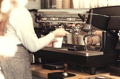 Demi Dapat Tunjangan Kematian, Wanita di Arizona Coba Bunuh Suaminya dengan Tuang Pemutih ke Mesin Kopi